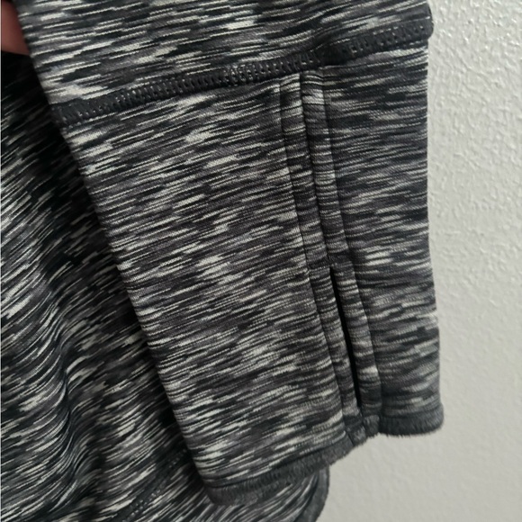 Athleta Women’s Gray Tranquility Cowl Neck Space Dye Sweatshirt Thumbhole - Picture 5 of 5